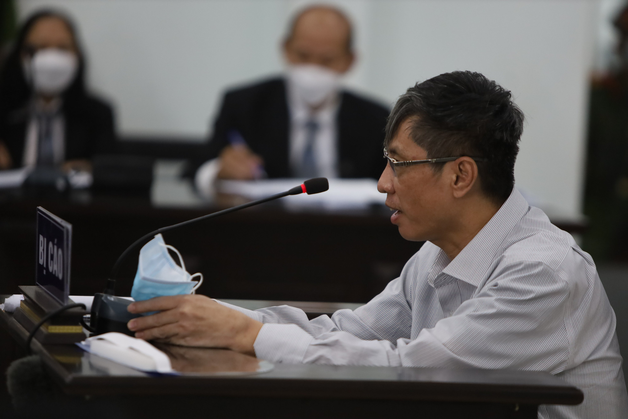 Cựu Chủ tịch Lê Đức Vinh và Cựu Giám đốc Sở xây dựng phân trần tại phiên tòa - Ảnh 1.