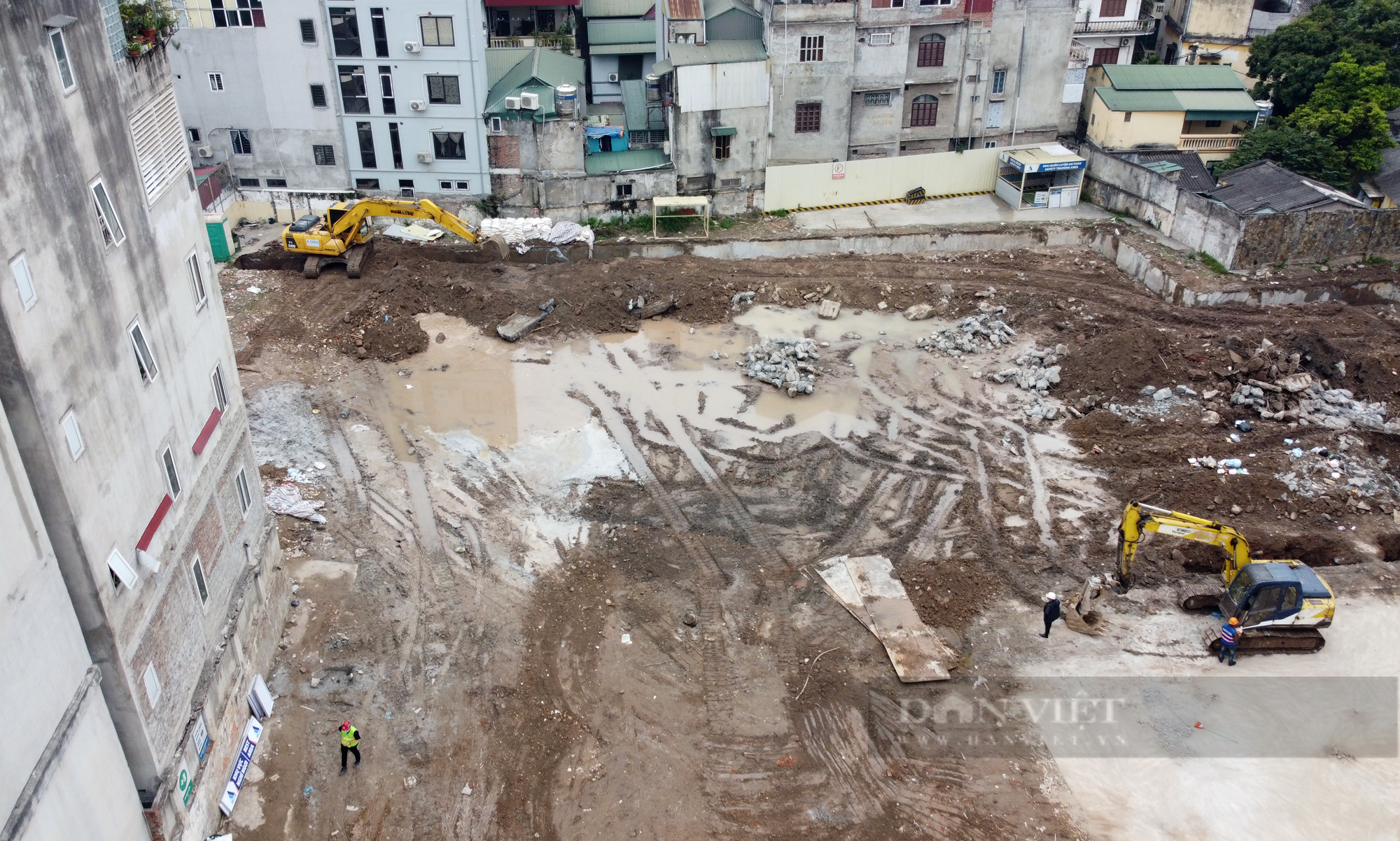 Cận cảnh công trình vi phạm ngang nhiên từ chối phối hợp với chính quyền ở Hà Nội - Ảnh 13.