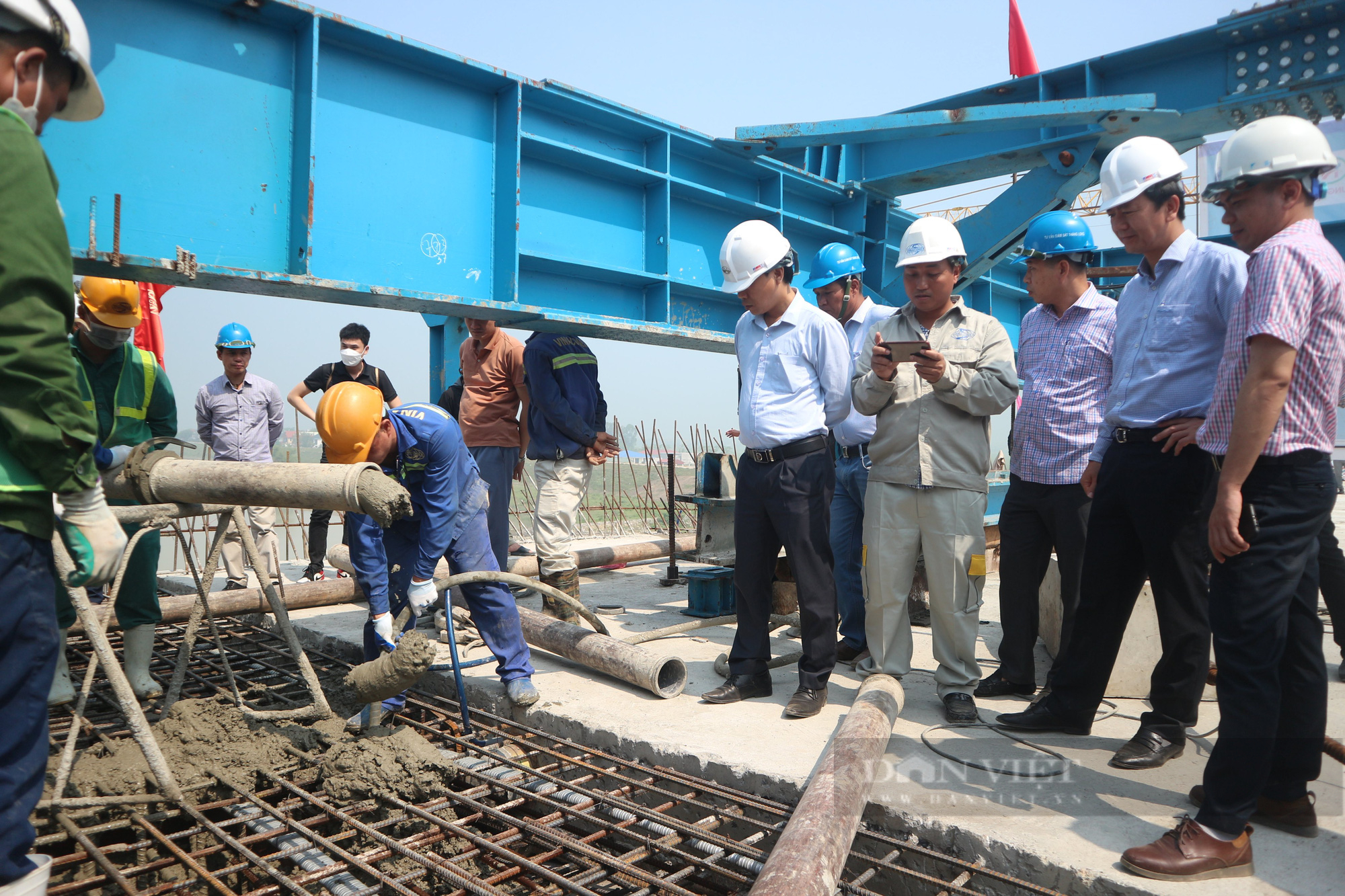 Hợp long nhịp chính cầu núi Đọ trên cao tốc Bắc Nam đoạn Mai Sơn - QL45. - Ảnh 5.