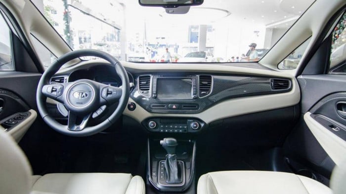 Kia Rondo giảm giá sâu tại đại lý, chỉ còn 520 triệu đồng - Ảnh 2.