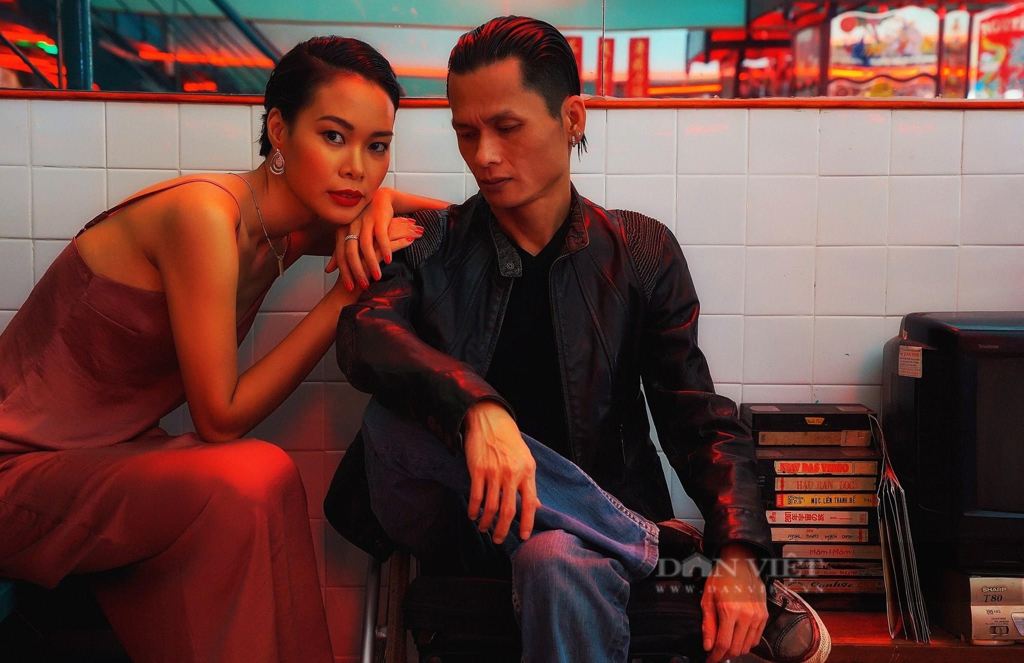 Vượt nghịch cảnh, nhiếp ảnh gia khuyết tật chinh phục trái tim cô stylist - Ảnh 2.