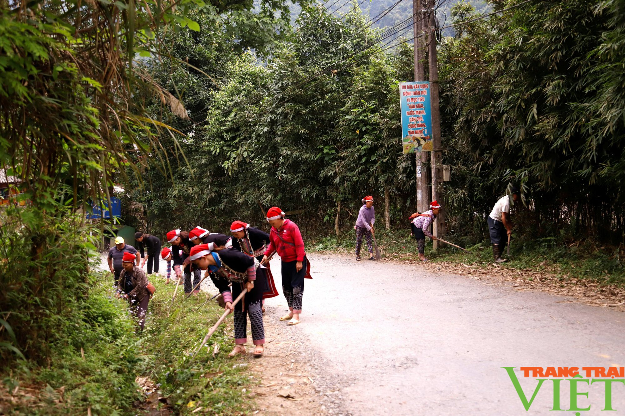 Liên Minh phấn đấu trở thành xã đạt chuẩn Nông thôn mới nâng cao đầu tiên của Sa Pa - Ảnh 3.