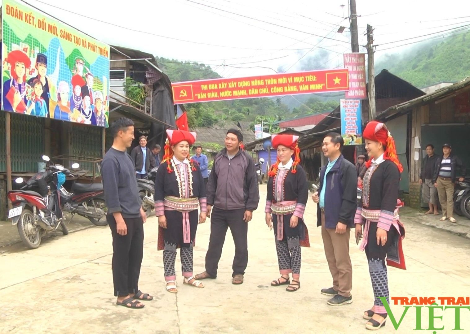 Liên Minh phấn đấu trở thành xã đạt chuẩn Nông thôn mới nâng cao đầu tiên của Sa Pa - Ảnh 2.