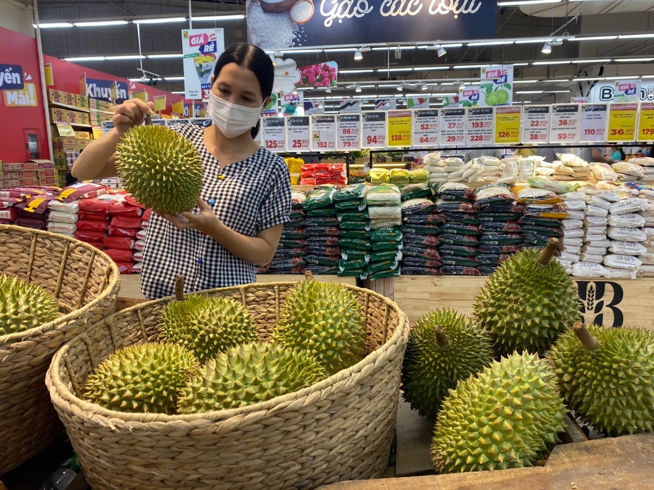 Trái cây đặc sản mùa hè ở Đồng Nai là những trái gì mà nông dân hái bao nhiêu bán hết bấy nhiêu? - Ảnh 1.