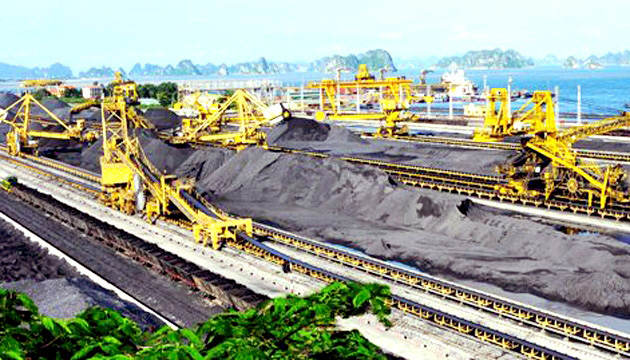 Sản xuất 4 triệu tấn than tháng 5, cố gắng không để đứt gãy chuỗi cung ứng đầu vào sản xuất - Ảnh 1. Sản xuất 4 triệu tấn than tháng 5, cố gắng không để đứt gãy chuỗi cung ứng đầu vào sản xuất - Ảnh 1.