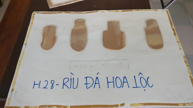 Cận cảnh mô hình nổi dạy môn Sử độc đáo của thầy giáo khiếm thị - Ảnh 5.