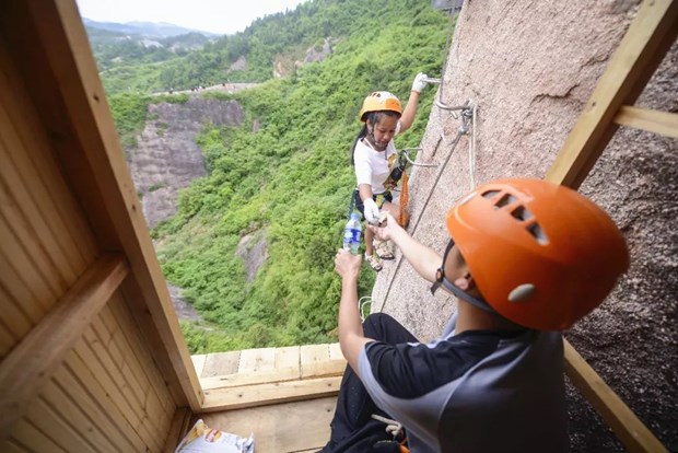 Trung Quốc: Cửa hàng tiện lợi &quot;bất tiện nhất&quot; ở tỉnh Hồ Nam - Ảnh 3.