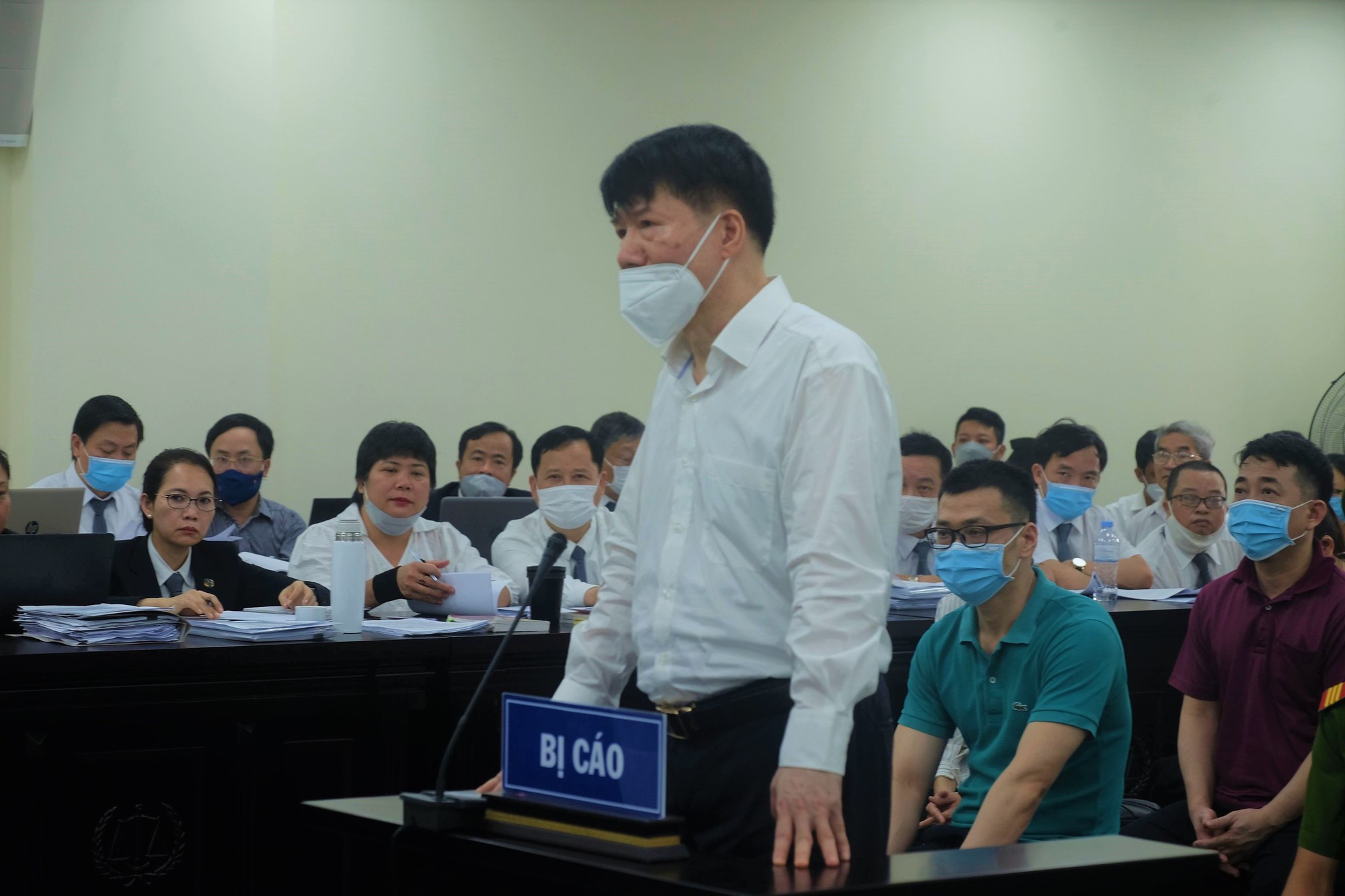 Xét xử cựu Thứ trưởng Trương Quốc Cường: Kẻ bán thuốc giả vẫn “trốn nã” - Ảnh 1.