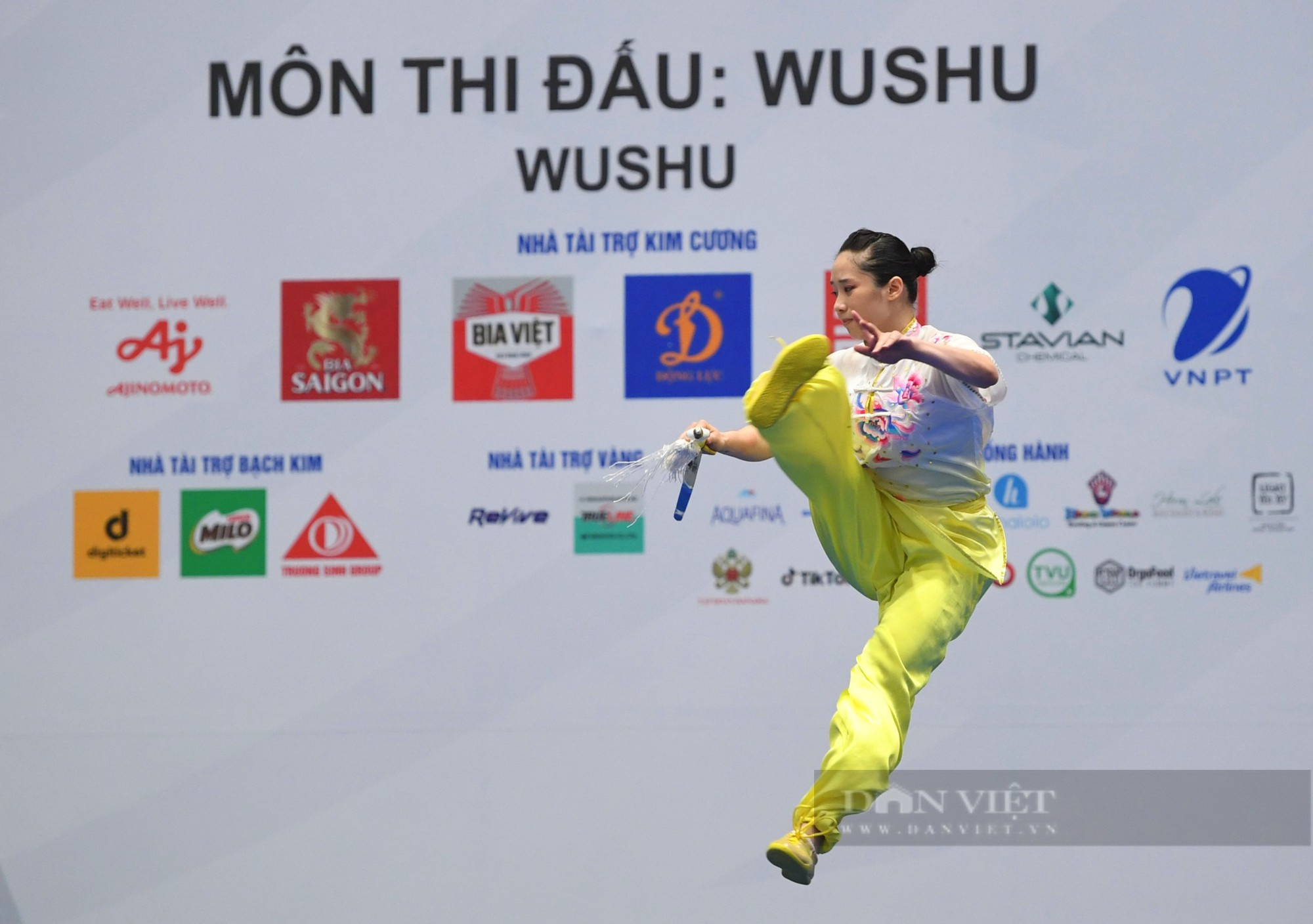 Xem bài biểu diễn cực hay của cô gái &quot;vàng&quot; Dương Thúy Vi - Ảnh 3.