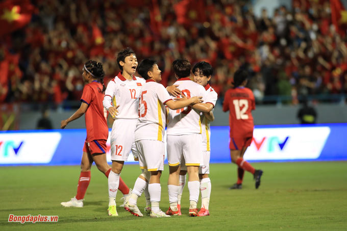 Thắng đậm Campuchia, ĐT bóng đá nữ Việt Nam vào bán kết SEA Games 31  - Ảnh 1.