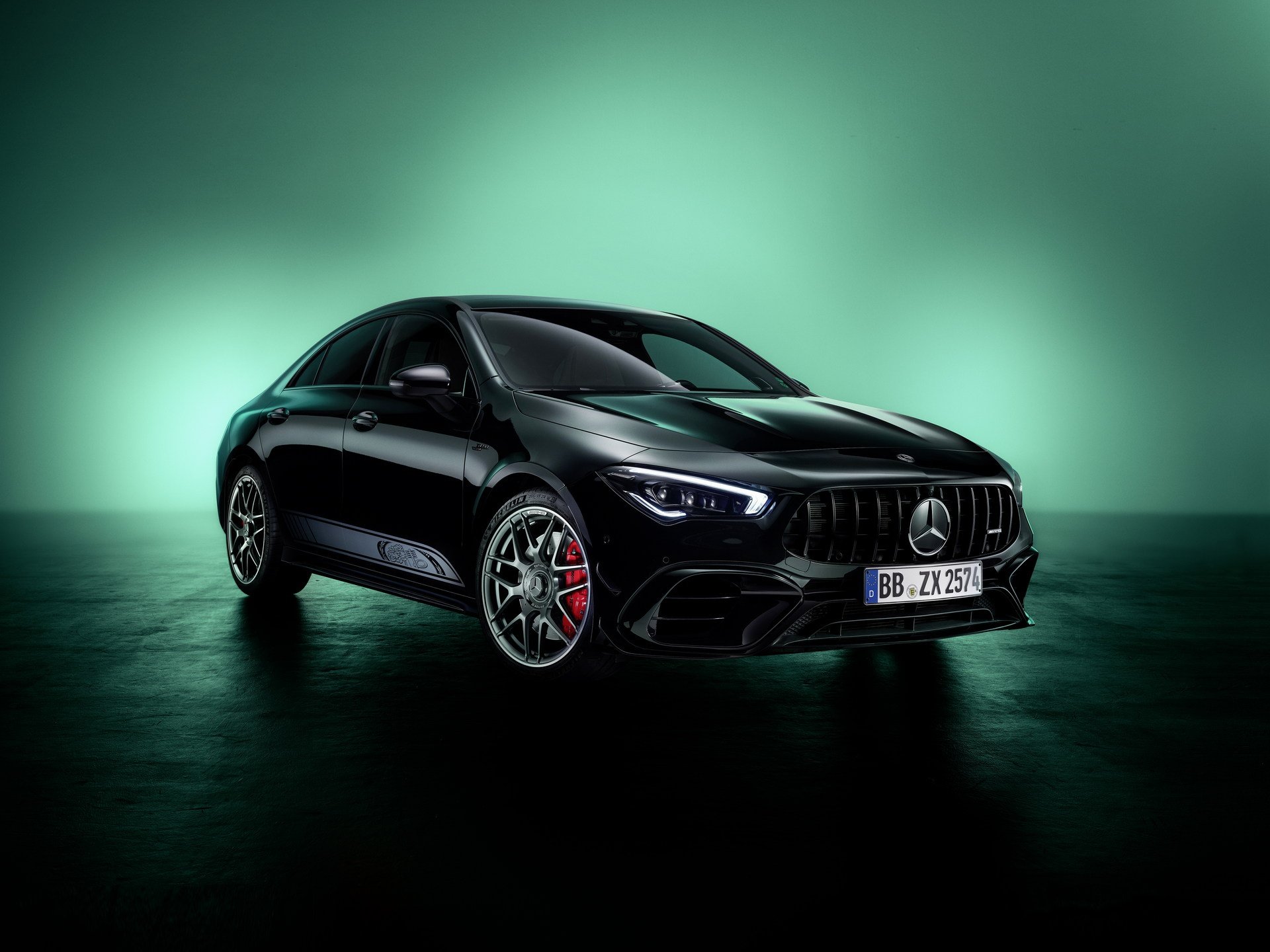 Bộ sưu tập kỷ niệm 55 năm thành lập Mercedes-AMG - Ảnh 1. Bộ sưu tập kỷ niệm 55 năm thành lập Mercedes-AMG - Ảnh 1.