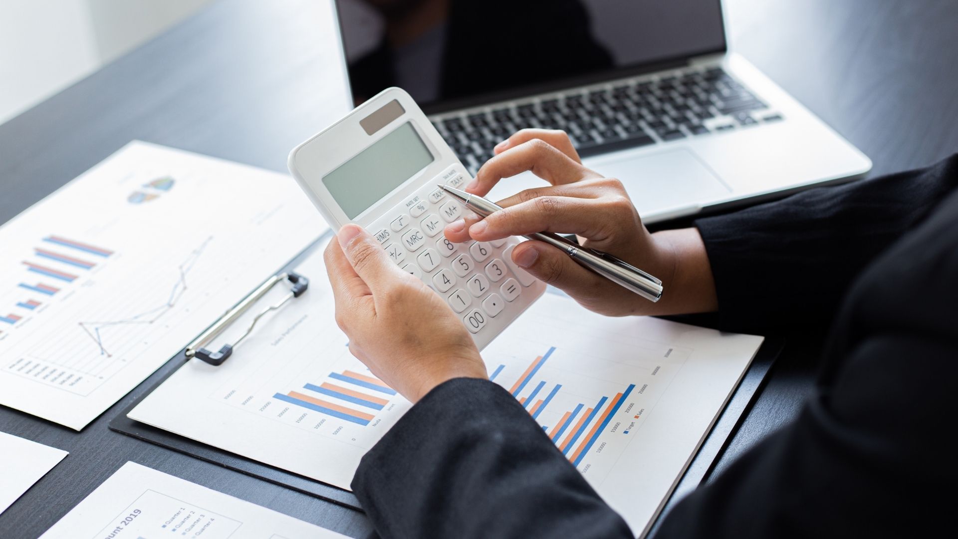 Tiền lãi ngân hàng có phải nộp thuế thu nhập cá nhân? - Ảnh 2.