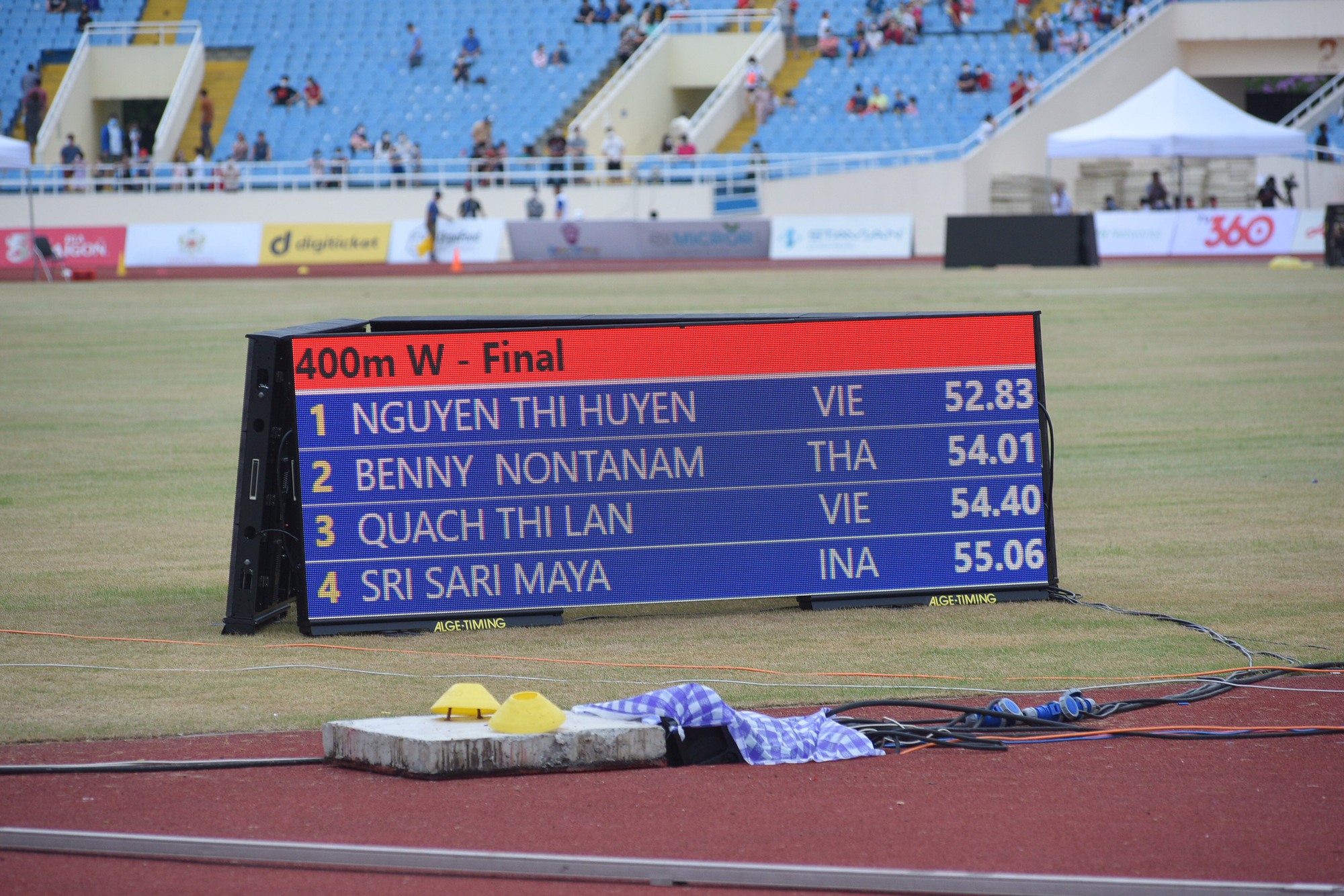 Bảng tổng sắp huy chương SEA Games 31 ngày 15/5: Nguyễn Thị Oanh phá kỷ lục, giành HCV - Ảnh 1.