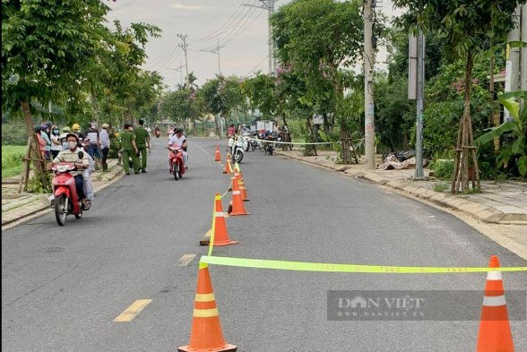 Quảng Nam: Xe máy tông vào trụ điện, 2 du khách nước ngoài tử vong chỗ  - Ảnh 1.