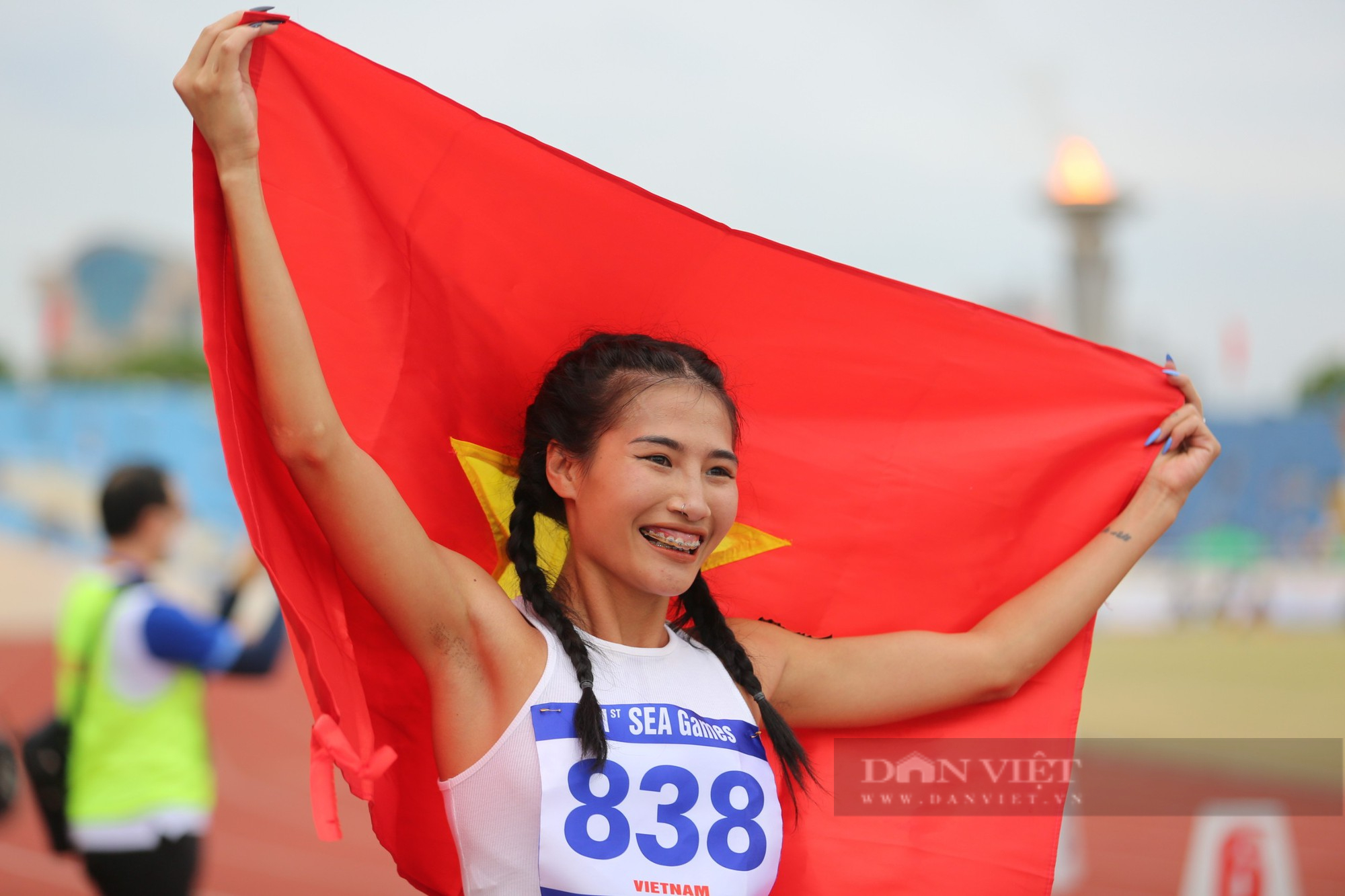Bảng tổng sắp huy chương SEA Games 31 ngày 16/5: Bùi Thị Nguyên giành HCV 100m rào nữ - Ảnh 1.
