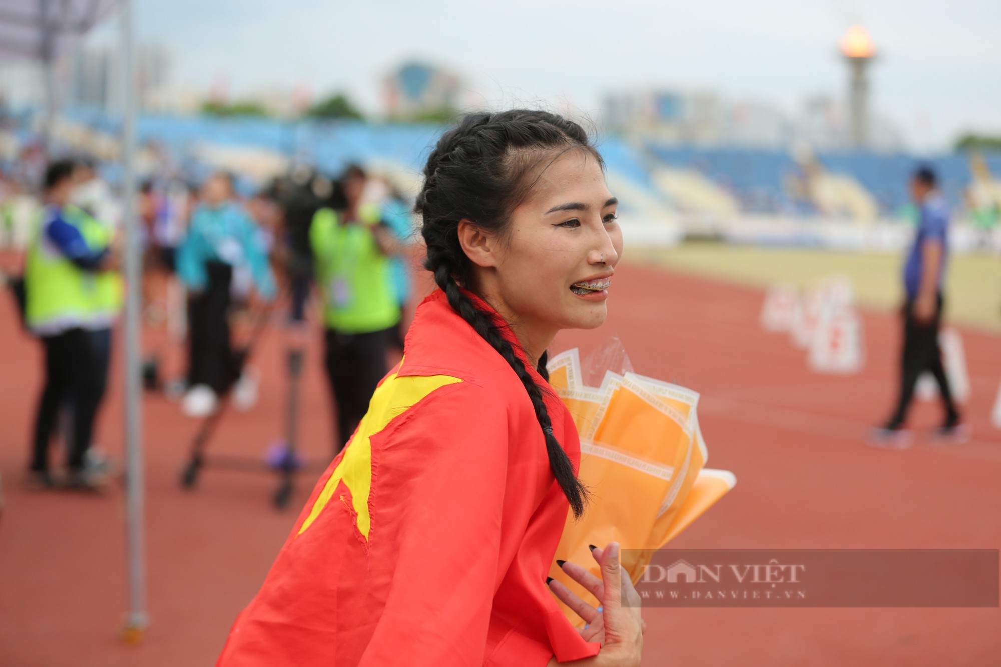 Bảng tổng sắp huy chương SEA Games 31 ngày 16/5: Bùi Thị Nguyên giành HCV 100m rào nữ - Ảnh 2.