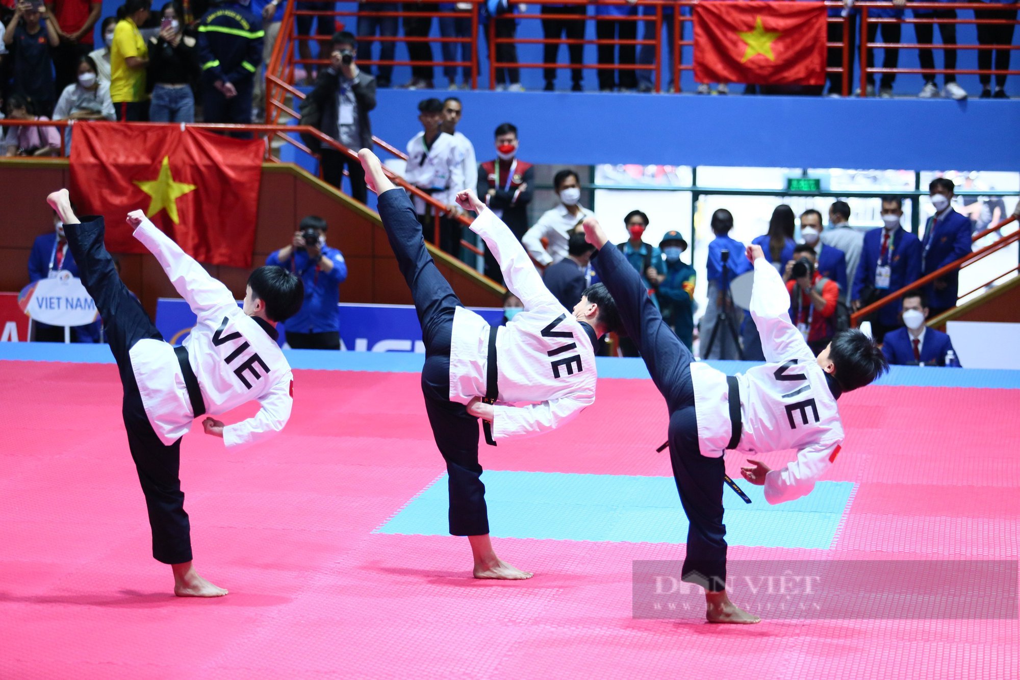 Bảng tổng sắp huy chương SEA Games 31 ngày 16/5: Taekwondo Việt Nam liên tiếp giành HCV - Ảnh 1.
