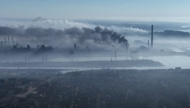 Chiến sự Ukraine: 15 nữ quân nhân và nhân viên y tế thiệt mạng trong nhà máy thép Azovstal - Ảnh 1.