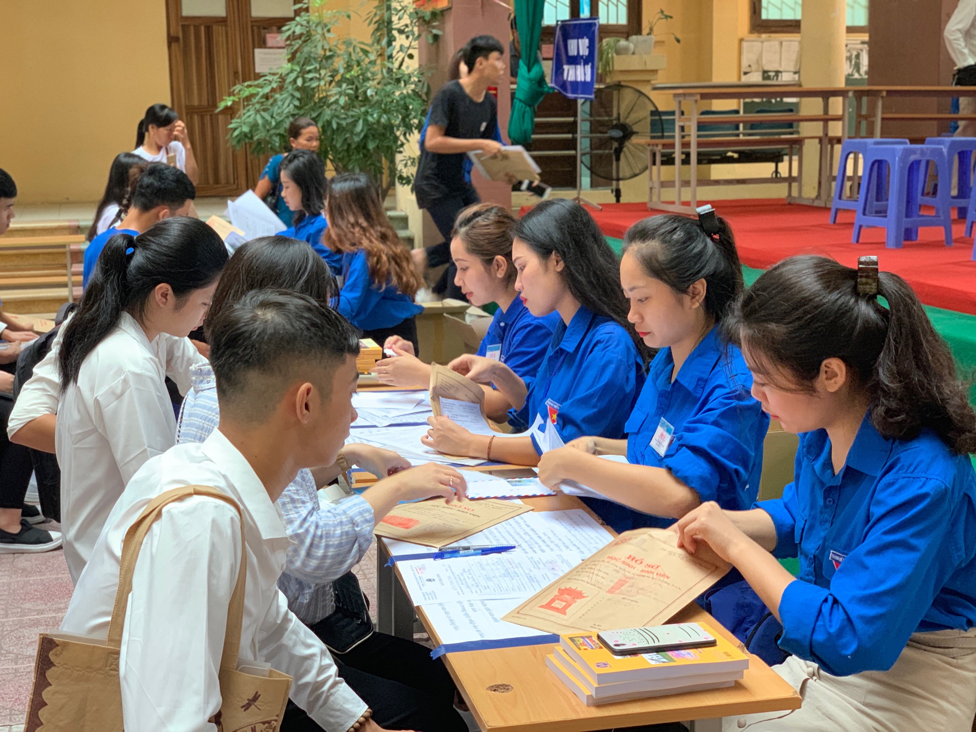Tiếp tục có hàng trăm chỉ tiêu xét học bạ tại các trường đại học ở Hà Nội năm 2022 - Ảnh 3.