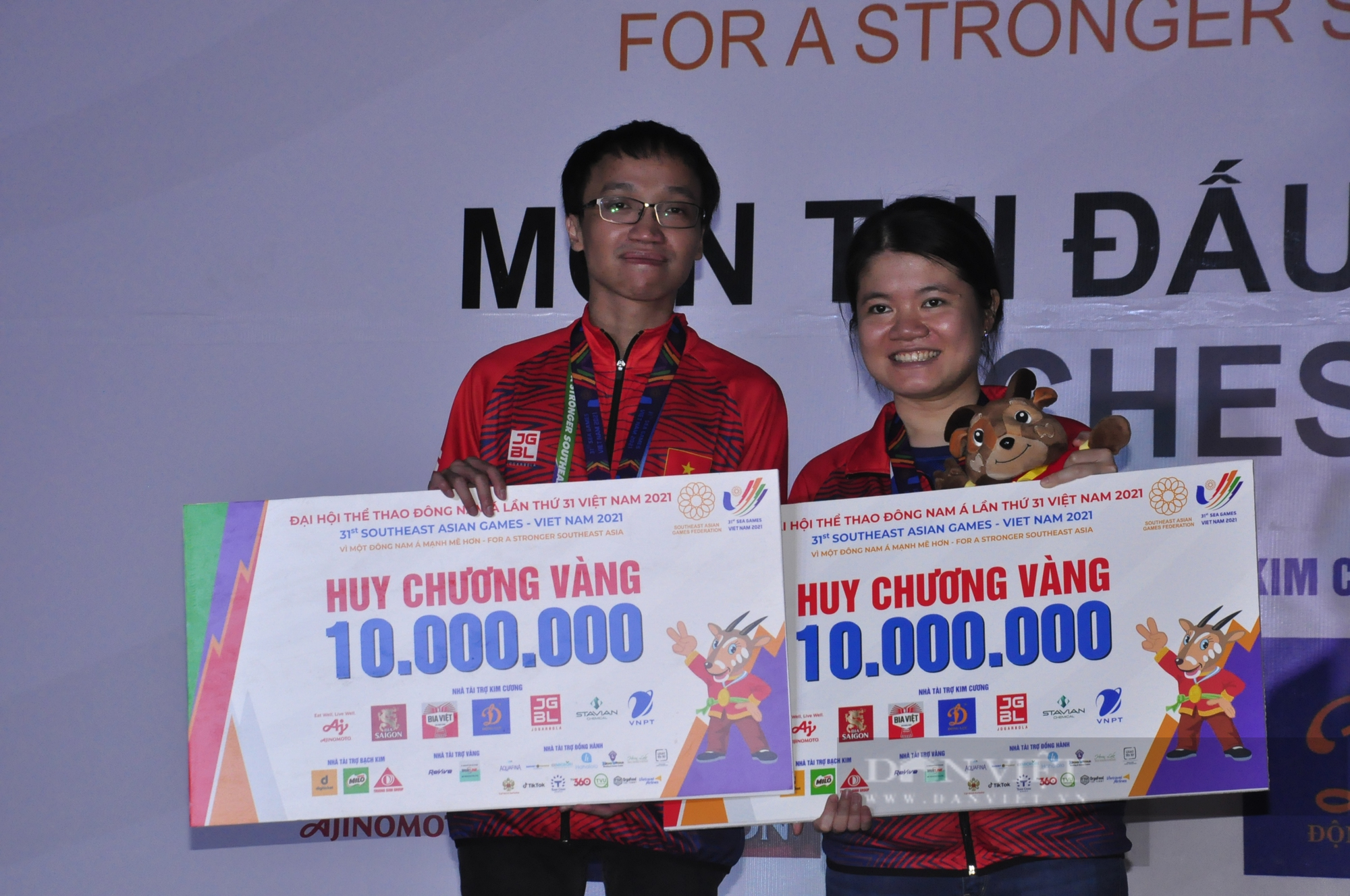 Hy hữu tại SEA Games 31: Vợ chồng kỳ thủ Trường Sơn - Thảo Nguyên cùng đoạt &quot;Vàng&quot;  - Ảnh 5.