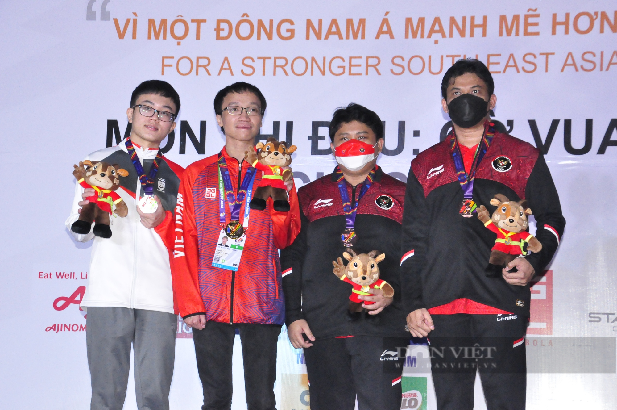 Hy hữu tại SEA Games 31: Vợ chồng kỳ thủ Trường Sơn - Thảo Nguyên cùng đoạt &quot;Vàng&quot;  - Ảnh 4.