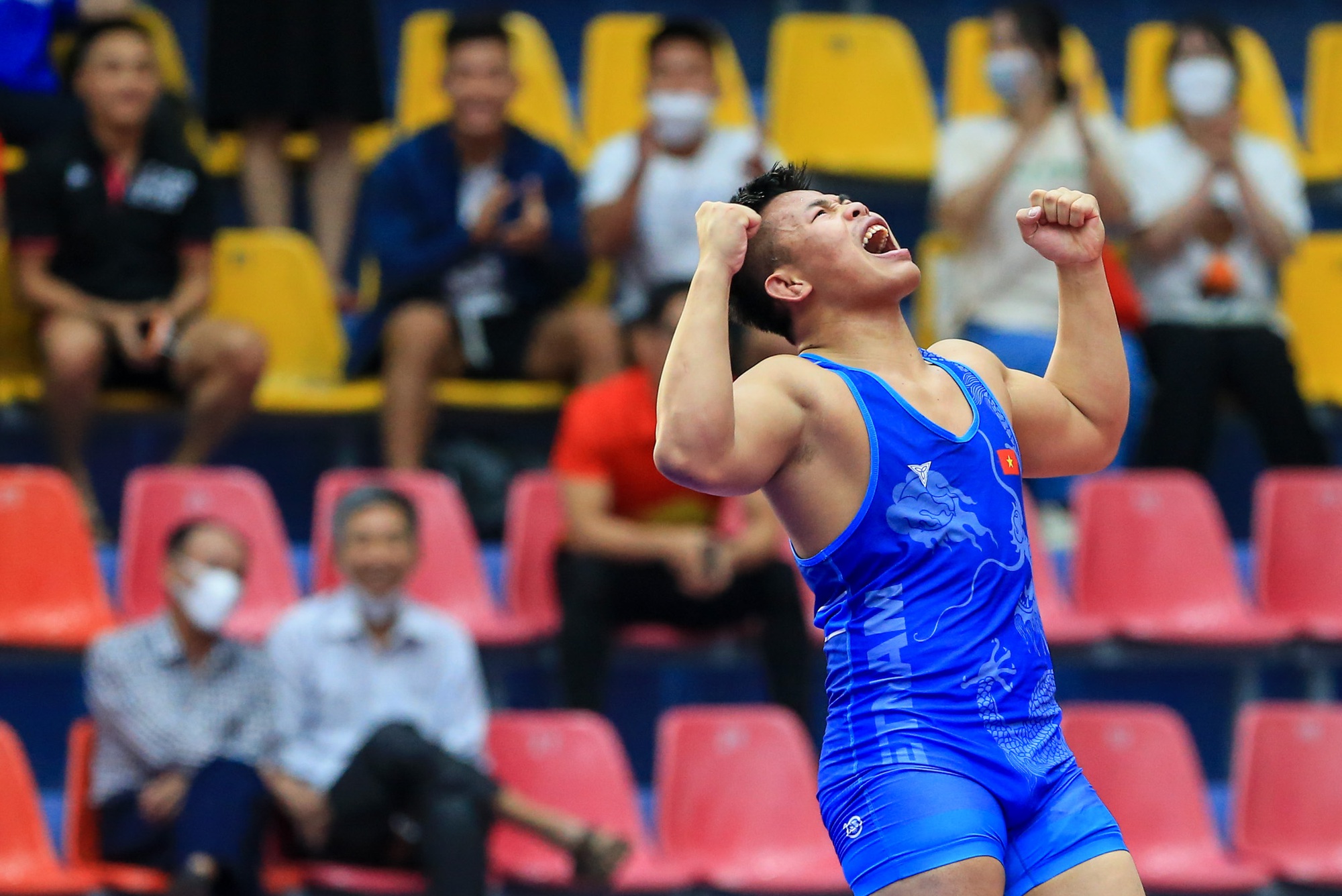 &quot;Người khổng lồ&quot; của thể thao Việt Nam ăn mừng như Ronaldo, giành HCV và lời chia tay SEA Games  - Ảnh 14.