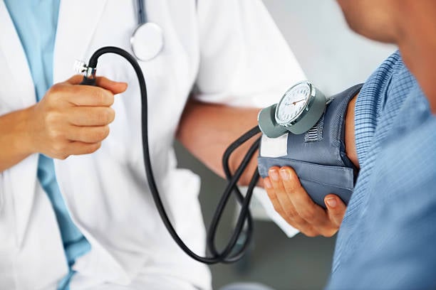 Nguy hiểm tăng huyết áp khẩn cấp, làm thế nào để phòng tránh?  - Ảnh 2.