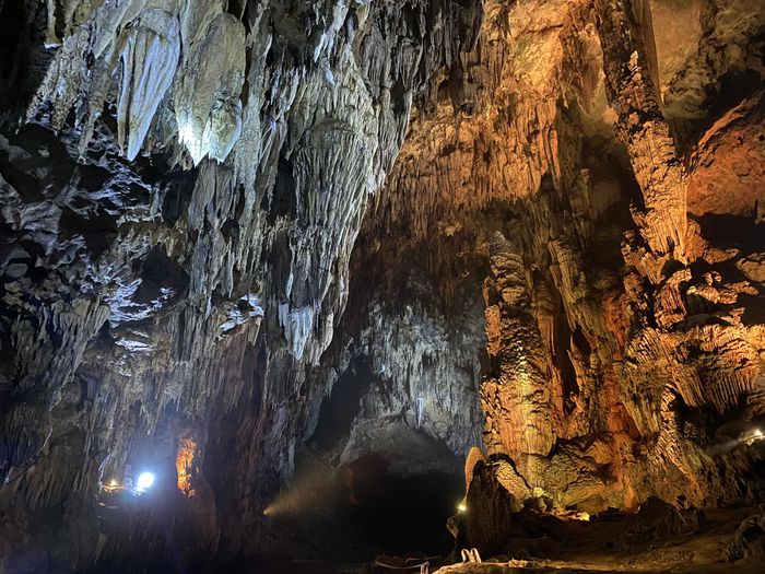 Dòng suối ngầm huyền ảo trong lòng động Ngườm Ngao - Ảnh 20.