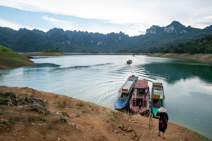 Đi thuyền xuôi sông Gâm, tắm thác giữa rừng già - Ảnh 14.