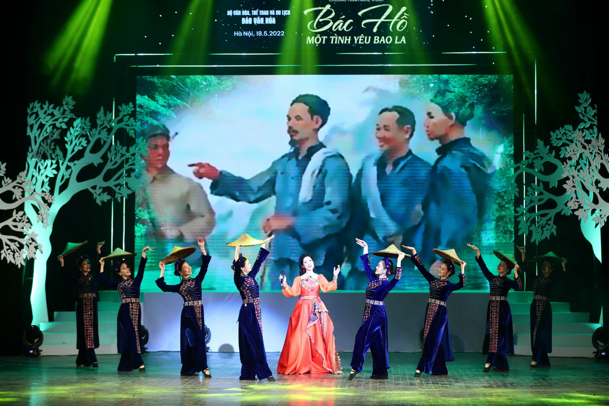 Anh Thơ, Phương Nga, Ploong Thiết… trào dâng xúc cảm khi hát về Bác Hồ kính yêu - Ảnh 1.