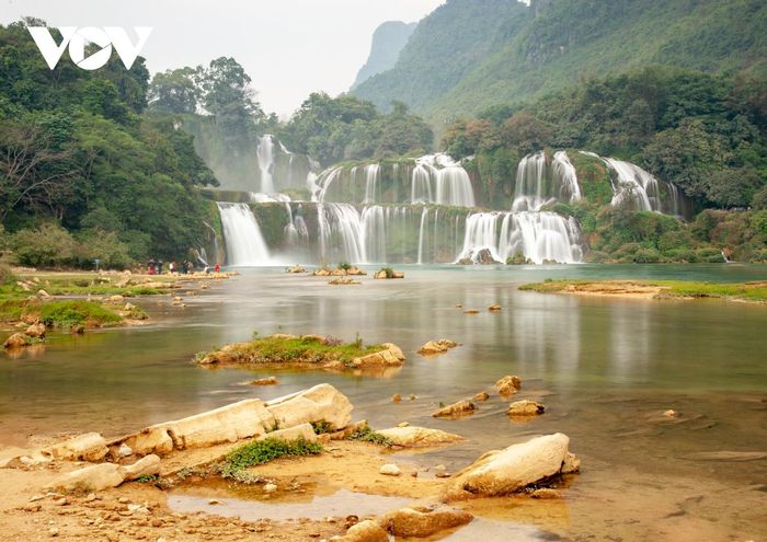 Chiêm ngưỡng vẻ đẹp bốn mùa của thác Bản Giốc - Ảnh 12.