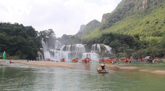 Chiêm ngưỡng vẻ đẹp bốn mùa của thác Bản Giốc - Ảnh 10.