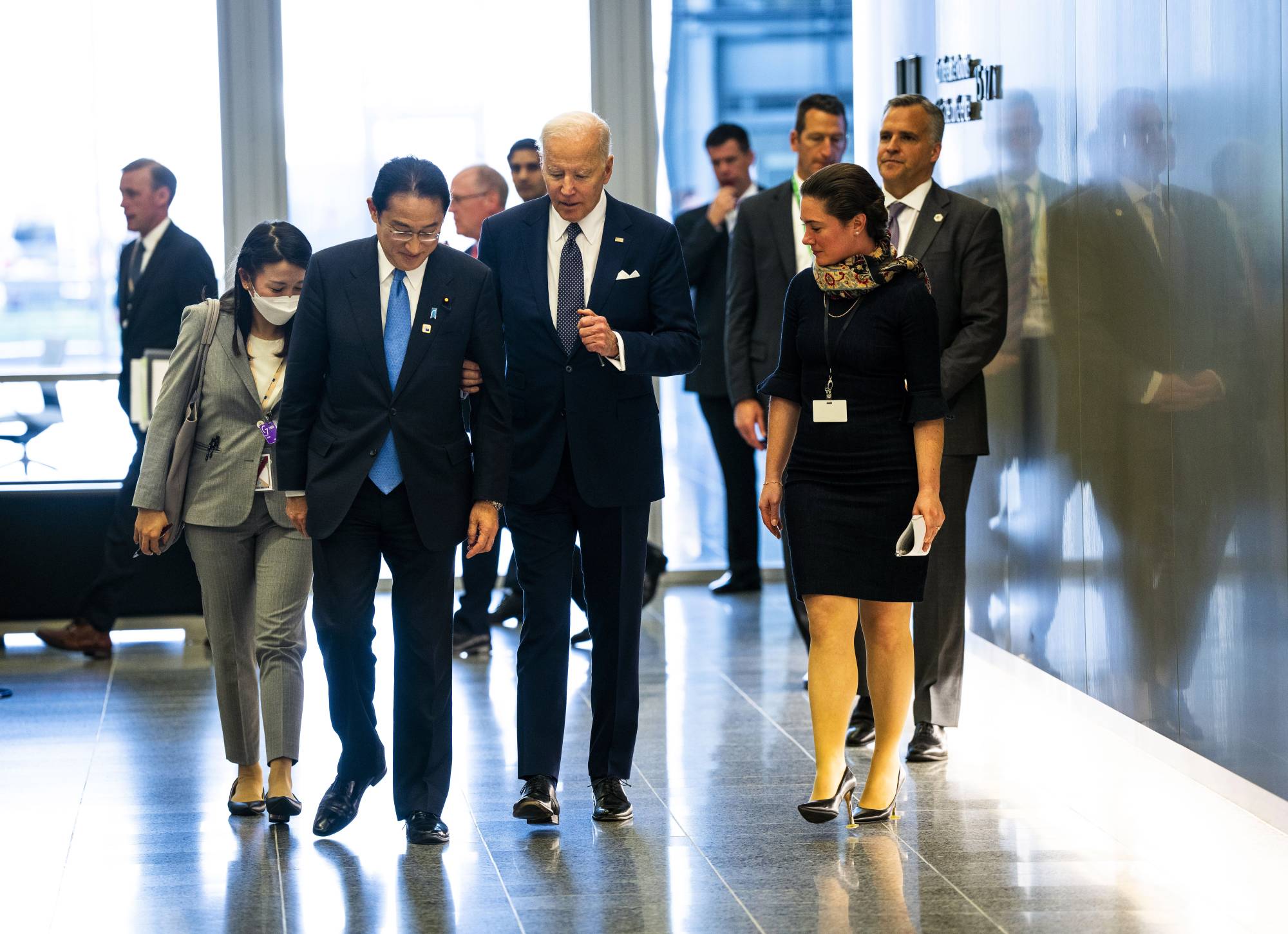 Tổng thống Biden lần đầu thăm châu Á - Ảnh 1. Tổng thống Biden lần đầu thăm châu Á - Ảnh 1.