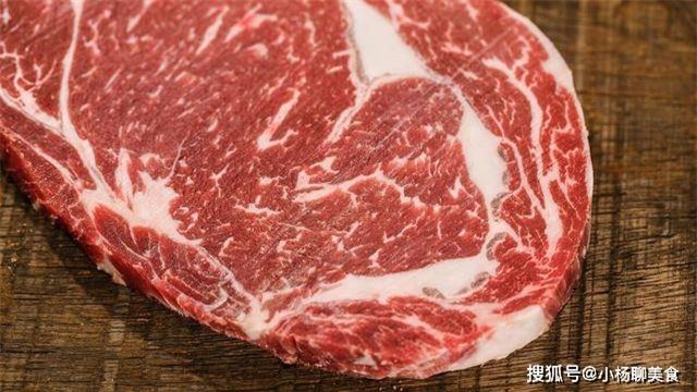 Mua thịt bò cần lưu ý hai mẹo nhỏ thì mới chọn được loại thịt ngon - Ảnh 1.