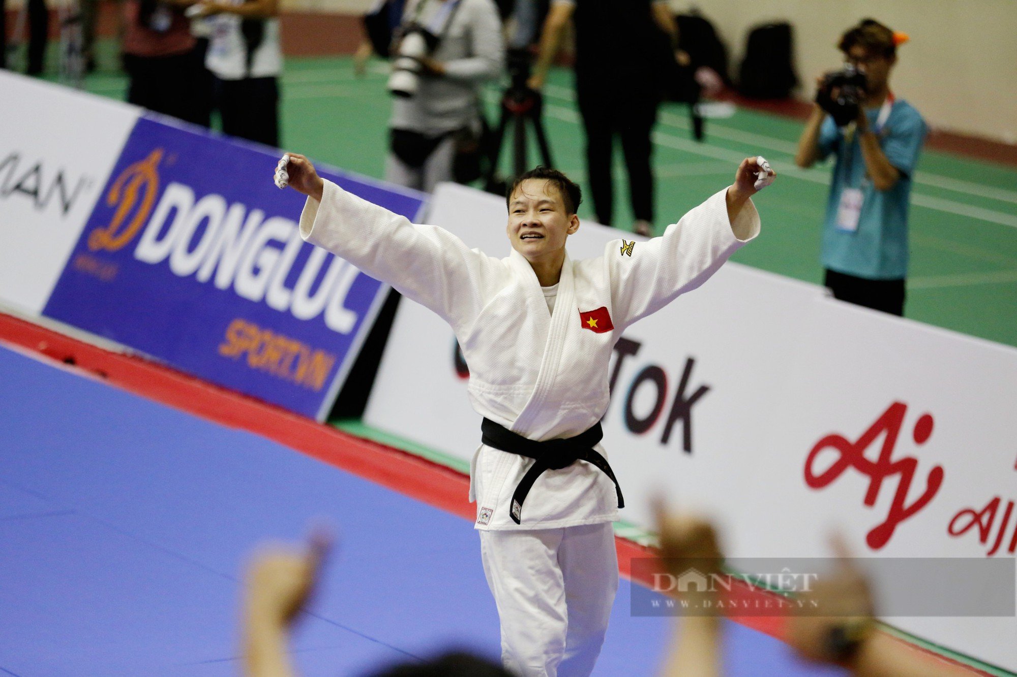 VĐV Judo Việt Nam òa khóc như em bé khi giành HCV - Ảnh 4.