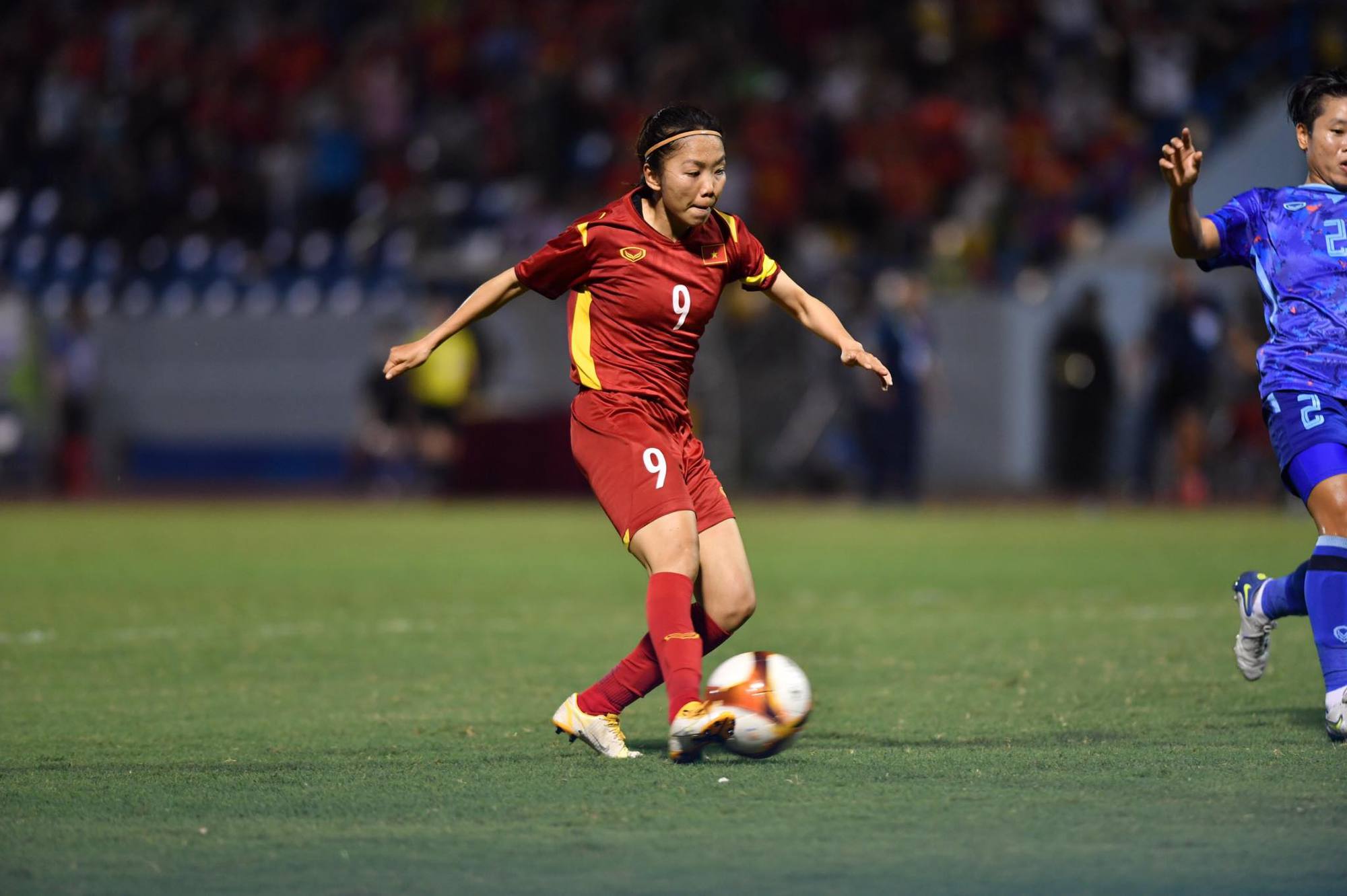 ĐT nữ Việt Nam giành HCV SEA Games 31, CĐV &quot;bật tung cảm xúc&quot; - Ảnh 1.
