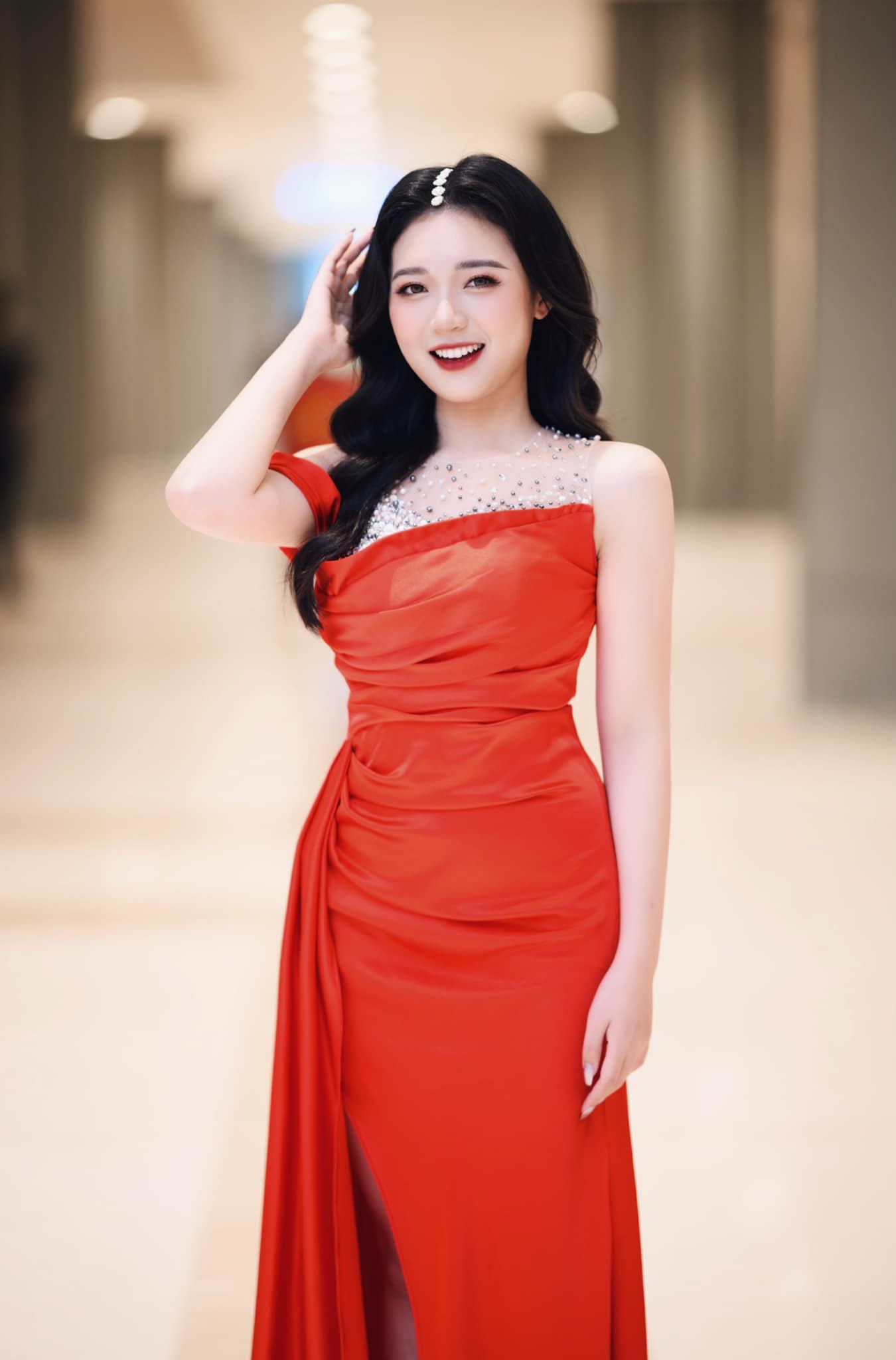 Nữ MC xinh đẹp dẫn dắt Esports: &quot;Tôi dành một tháng để chuẩn bị kỹ lưỡng cho SEA Games 31&quot; - Ảnh 3.