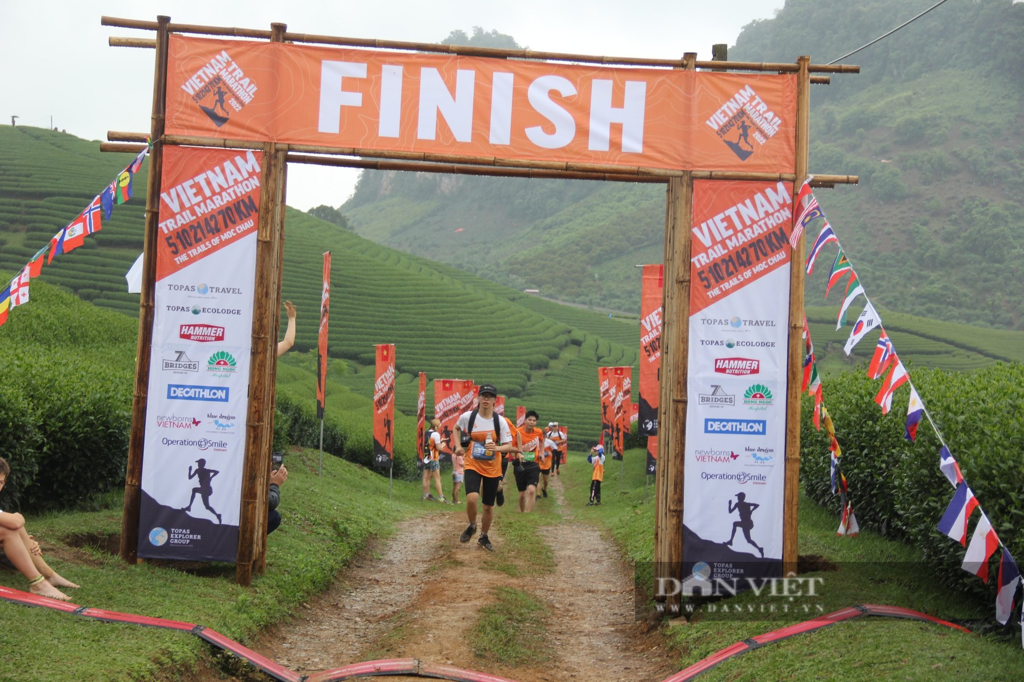 Hàng nghìn VĐV đến từ 32 quốc gia và vùng lãnh thổ tham gia Giải chạy Marathon đường mòn Việt Nam năm 2022 - Ảnh 6.