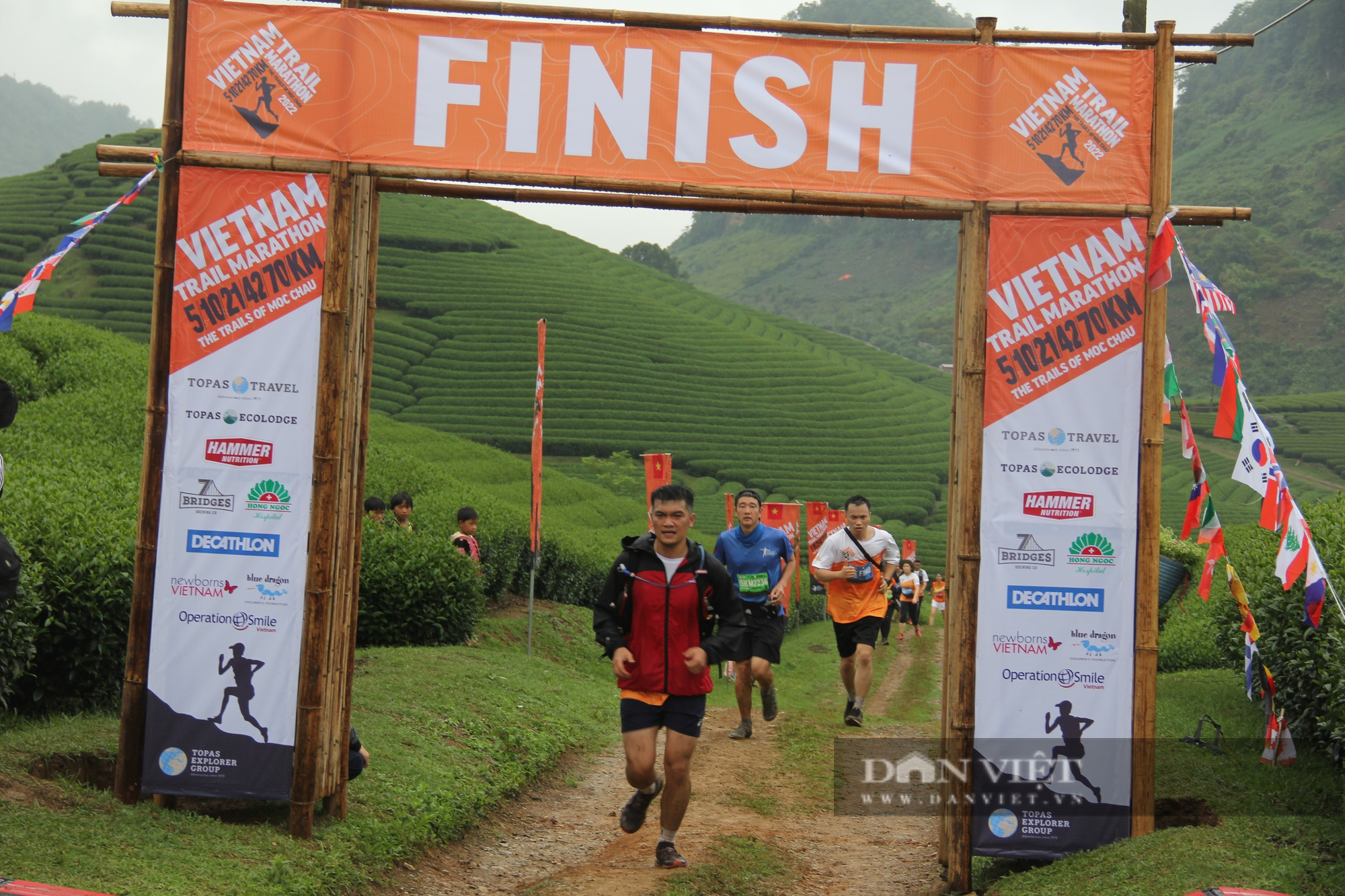 Hàng nghìn VĐV đến từ 32 quốc gia và vùng lãnh thổ tham gia Giải chạy Marathon đường mòn Việt Nam năm 2022 - Ảnh 7.