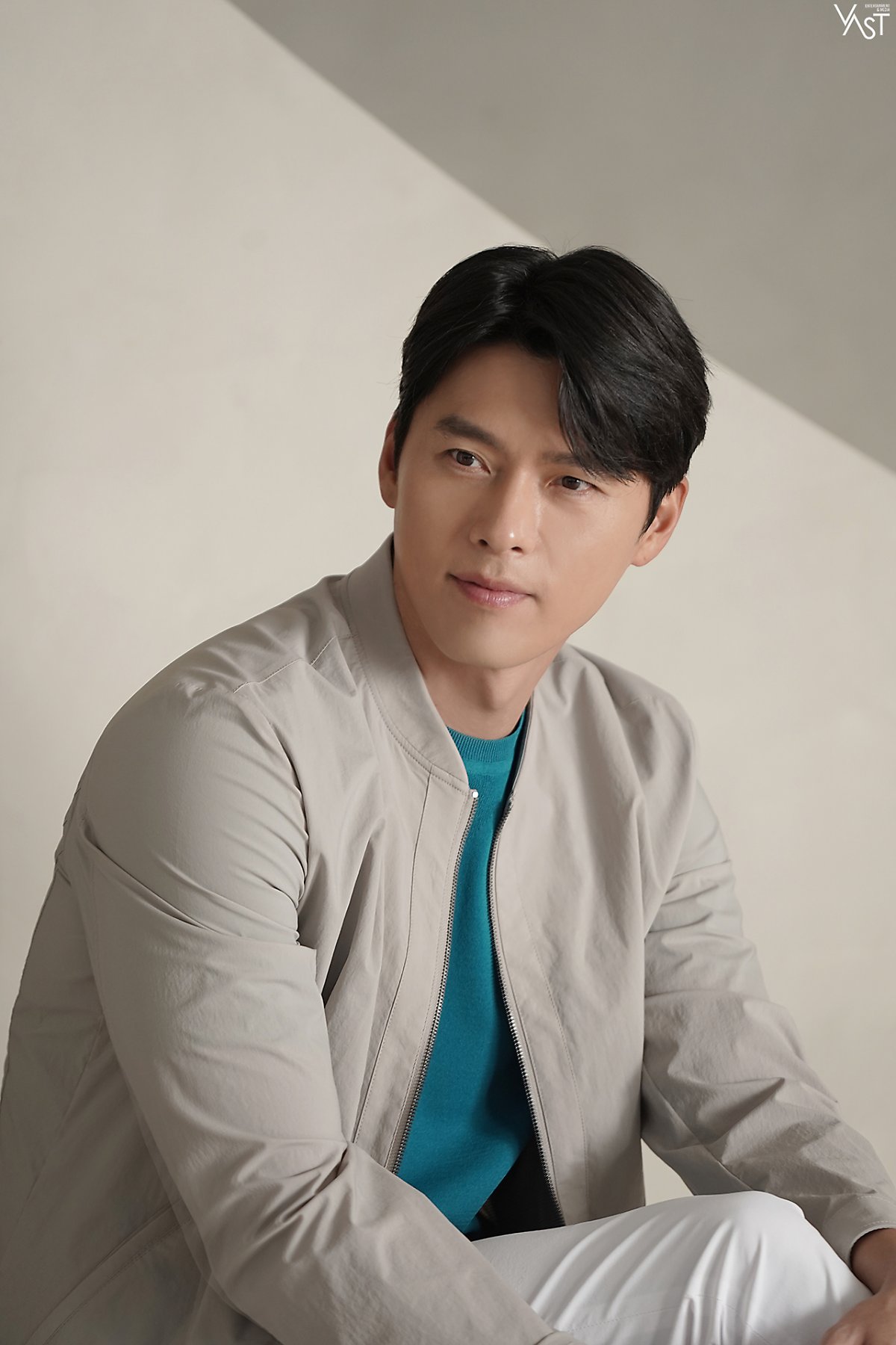 Hyun Bin và ngoại hình &quot;cực phẩm&quot; hậu đám cưới với Son Ye Jin - Ảnh 1.