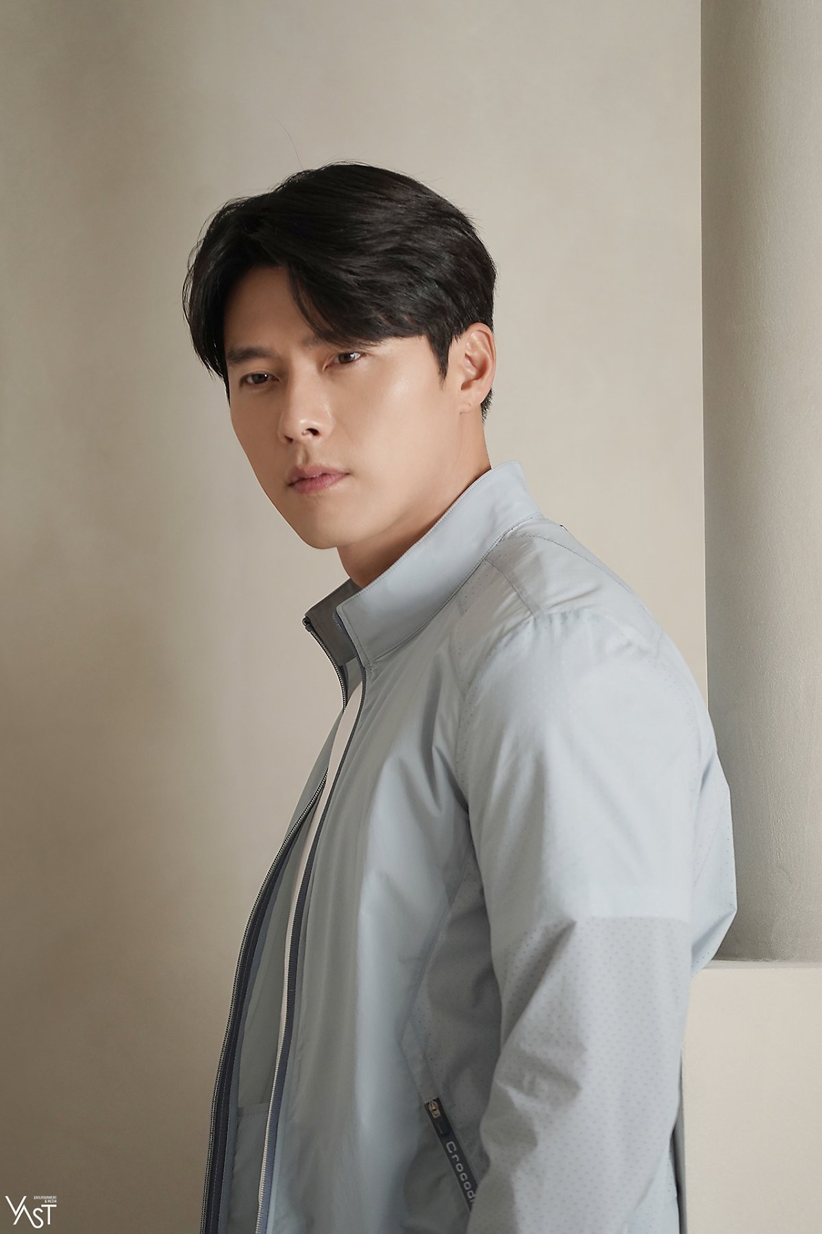 Hyun Bin và ngoại hình &quot;cực phẩm&quot; hậu đám cưới với Son Ye Jin - Ảnh 2.