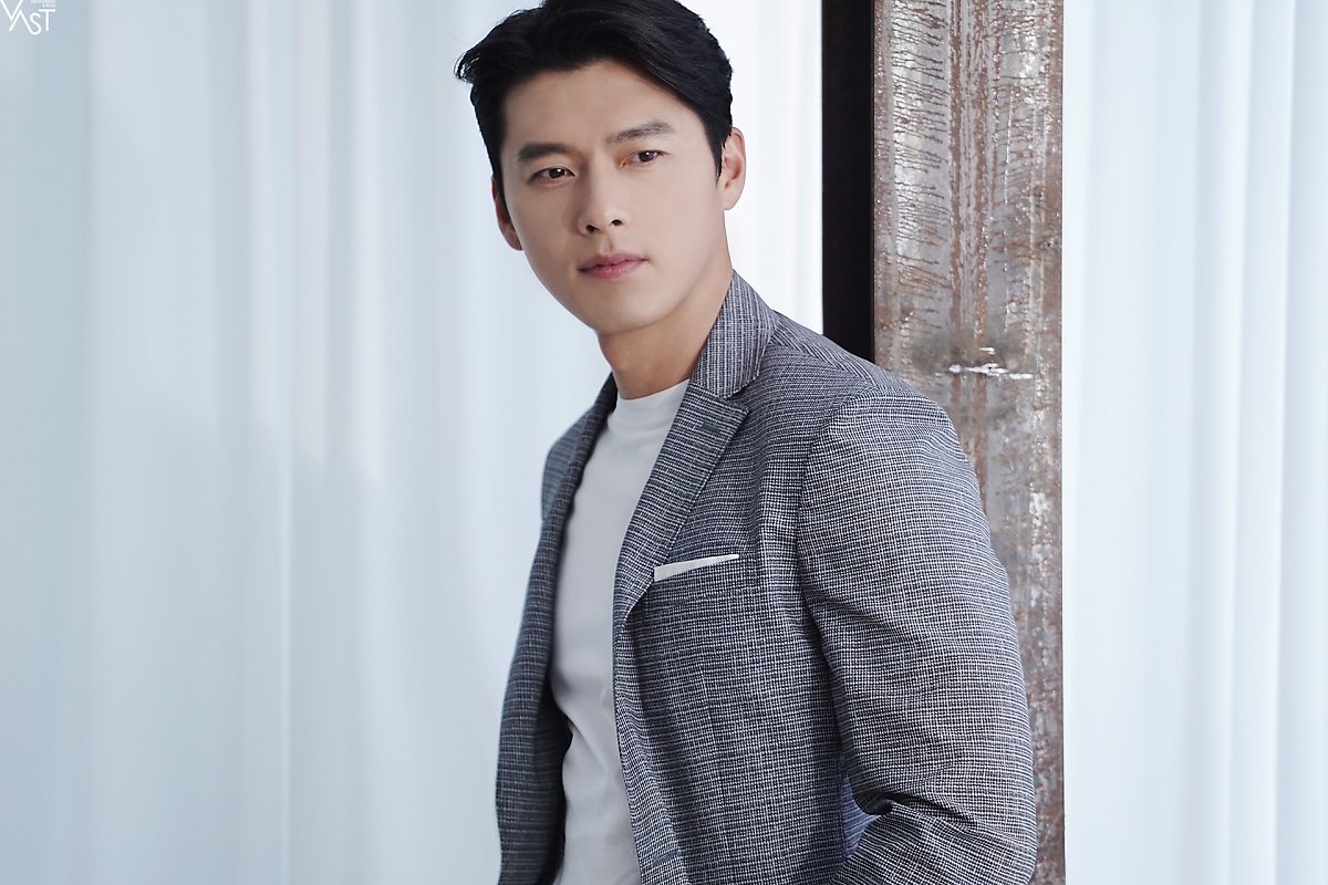 Hyun Bin và ngoại hình &quot;cực phẩm&quot; hậu đám cưới với Son Ye Jin - Ảnh 3.