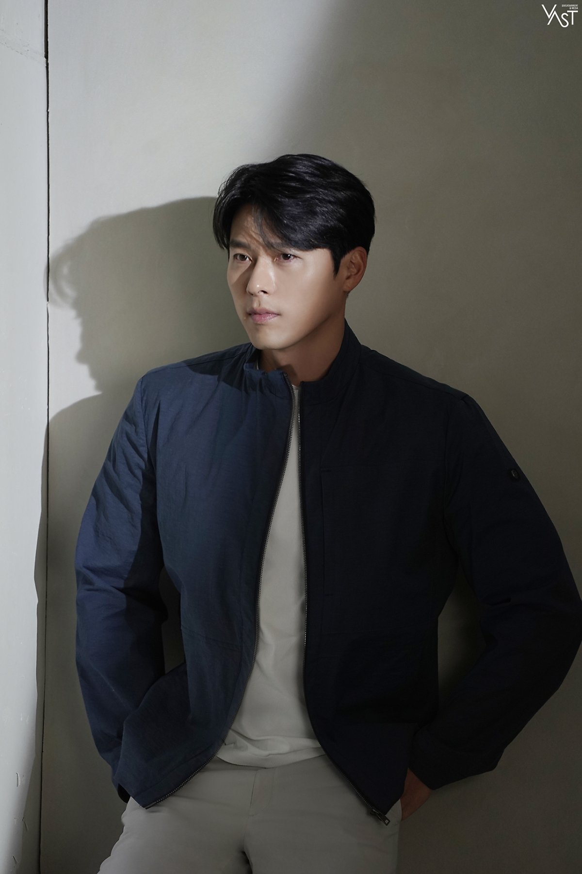 Hyun Bin và ngoại hình &quot;cực phẩm&quot; hậu đám cưới với Son Ye Jin - Ảnh 6.