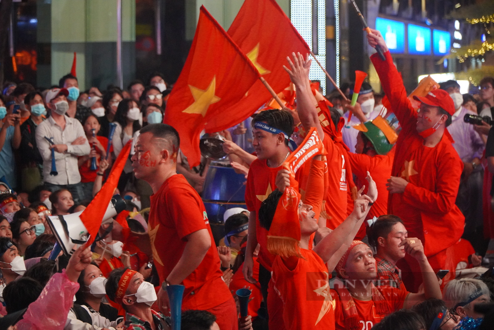 Trận chung kết bóng đá nam SEA Games 31: “Cháy” hết mình ủng hộ tuyển Việt Nam - Ảnh 3.