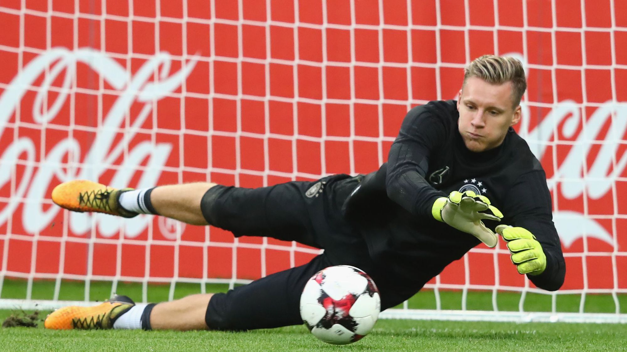 Tin sáng (23/5): Báo Singapore &quot;ngả mũ&quot; trước thành công của U23 Việt Nam - Ảnh 3.