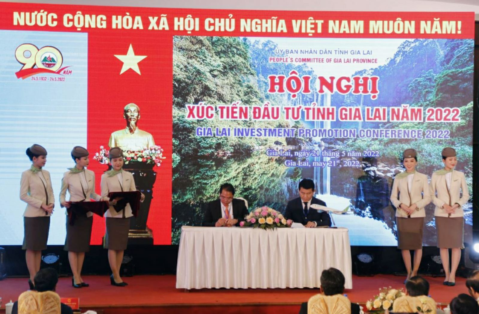 Bamboo Airways ký thoả thuận hợp tác xúc tiến du lịch toàn diện với tỉnh Gia Lai - Ảnh 1.