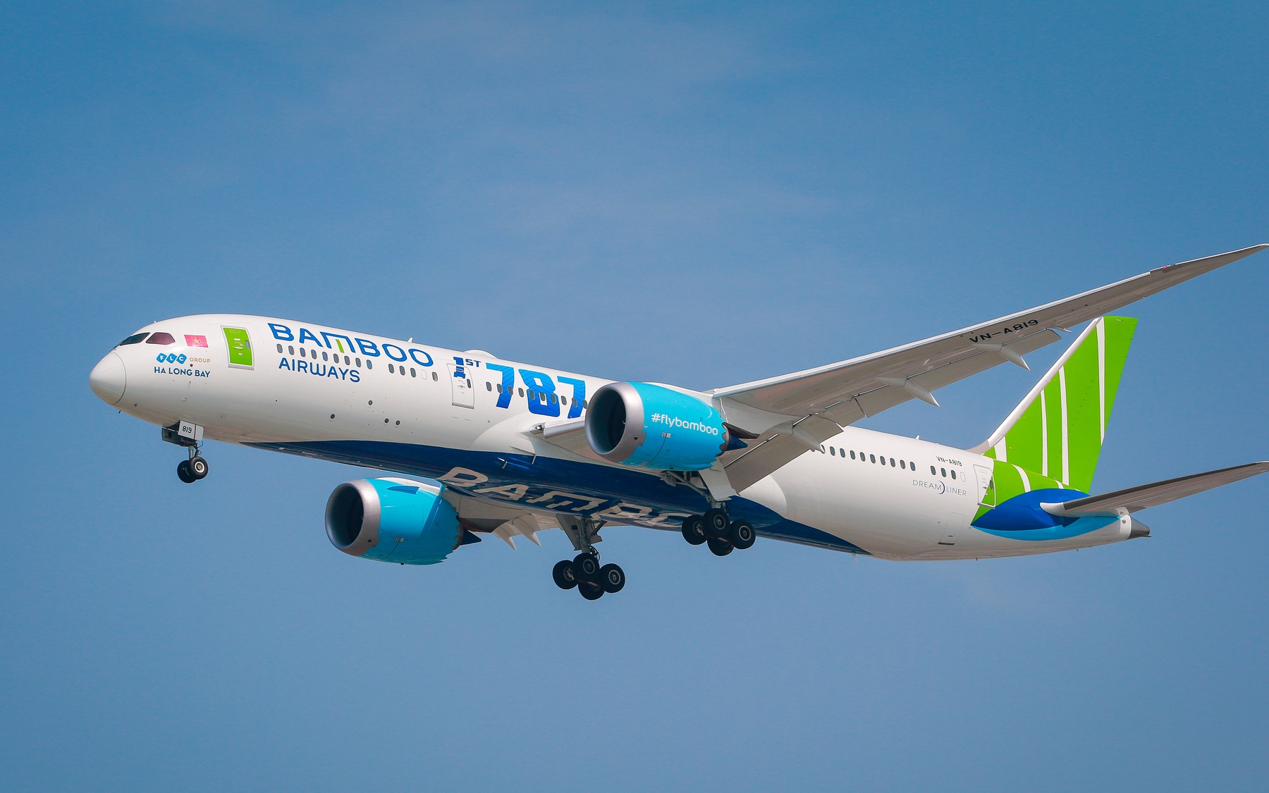 Bamboo Airways &quot;thưởng nóng&quot; tuyển bóng đá nam U23 và tuyển nữ Việt Nam vô địch SEA Games 31