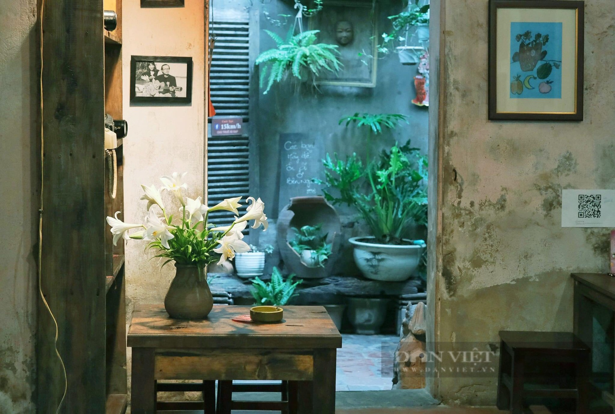 Độc đáo chiếc cổng nhà cổ &quot;phát ra những điệu nhạc Trịnh&quot; giữa lòng Hà Nội - Ảnh 6.