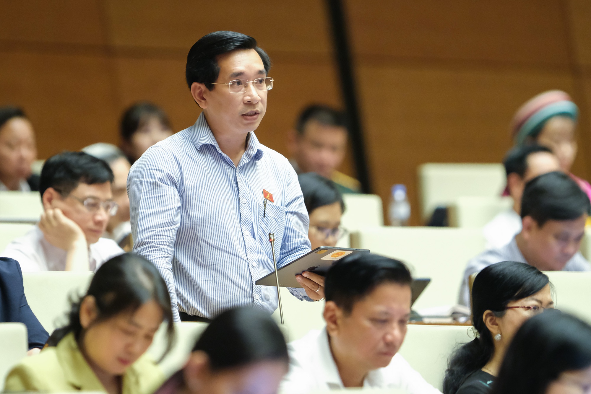 Thận trọng trước những ảnh hưởng của các nền tảng xuyên biên giới và phổ biến phim trên không gian mạng - Ảnh 3.