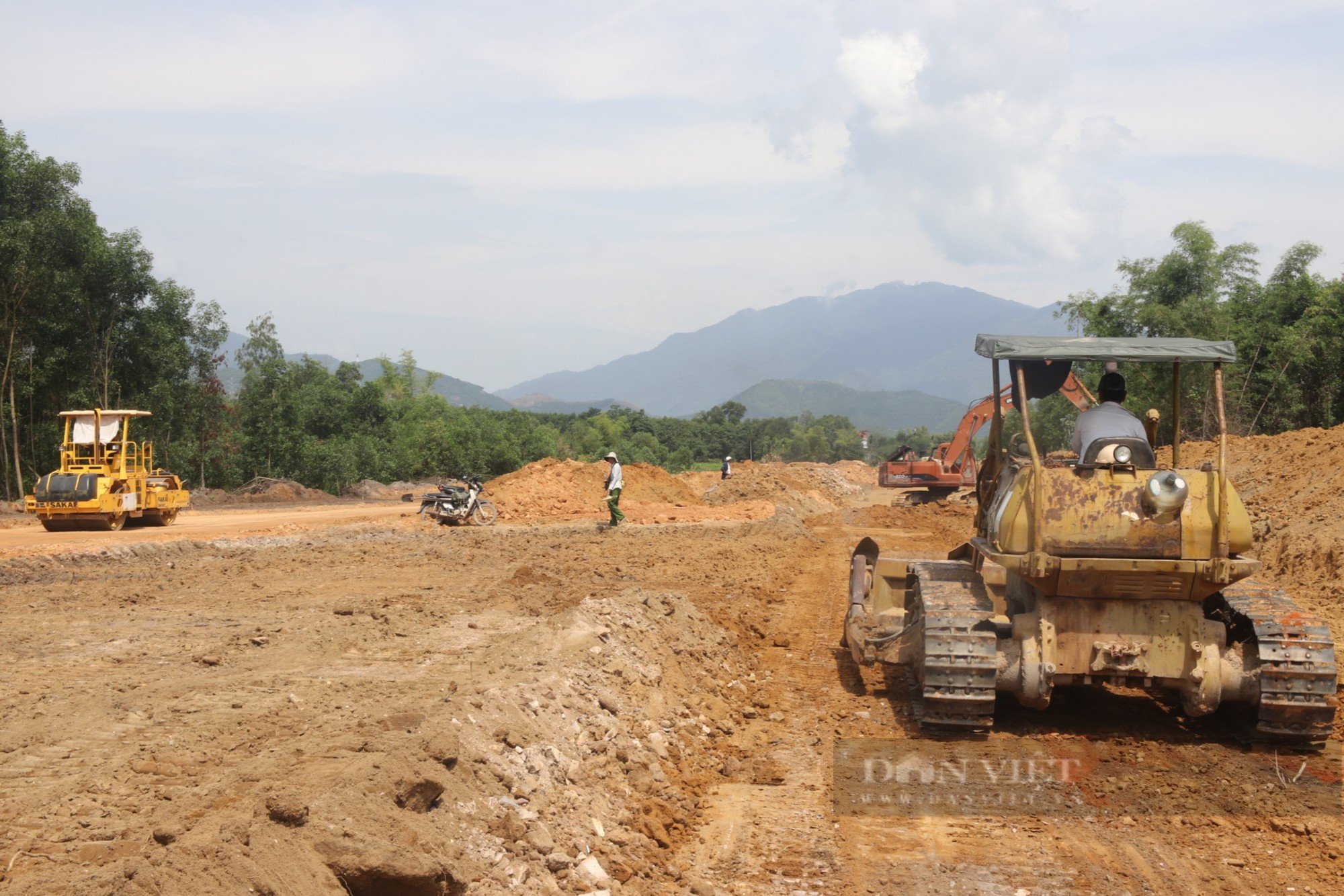 Bị nhắc nhở nhiều lần, dự án hơn 1.000 tỷ đồng tại Đà Nẵng &quot;tăng tốc&quot; thi công - Ảnh 3.